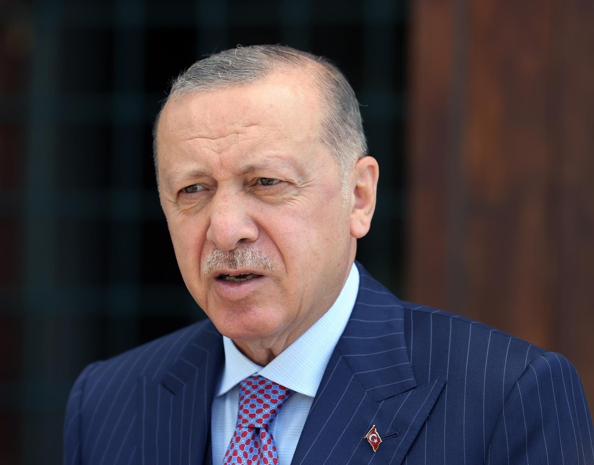 Cumhurbaşkanı Erdoğan, "Eşim henüz pozitif, tedavisine devam ediliyor"