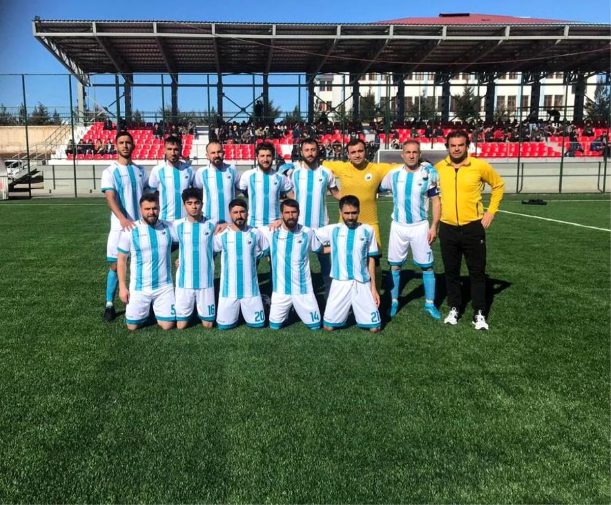 Eğil\'de ilçeye kazandırılan çok amaçlı spor tesisinin sevinci yaşanıyor