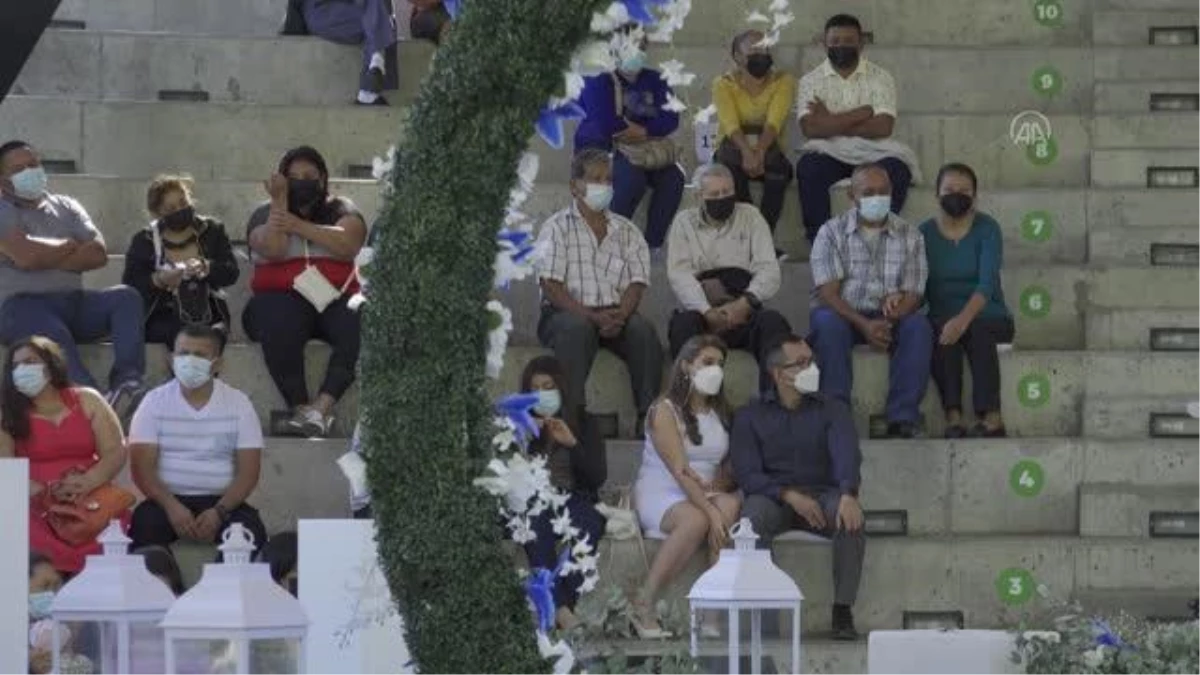 El Salvador\'da Sevgililer Gününde toplu nikah töreni