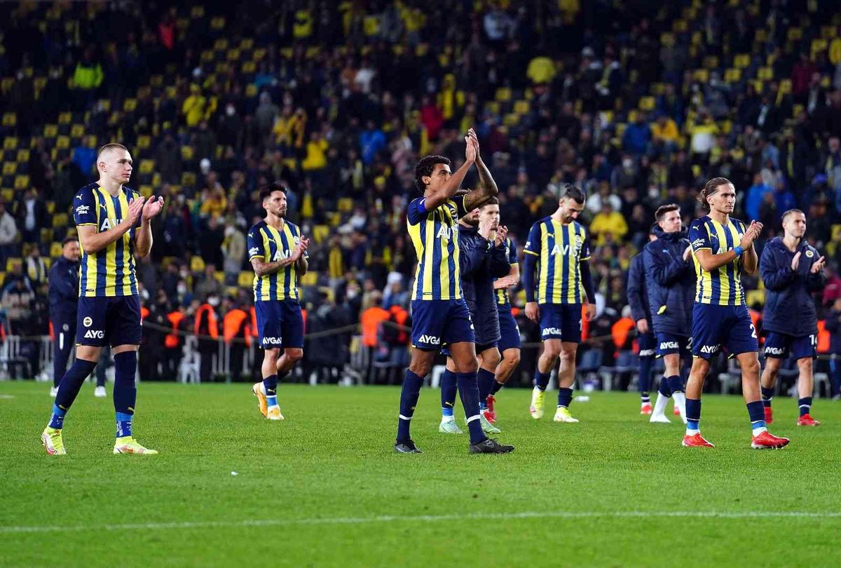 Fenerbahçe geçen sezonun gerisinde