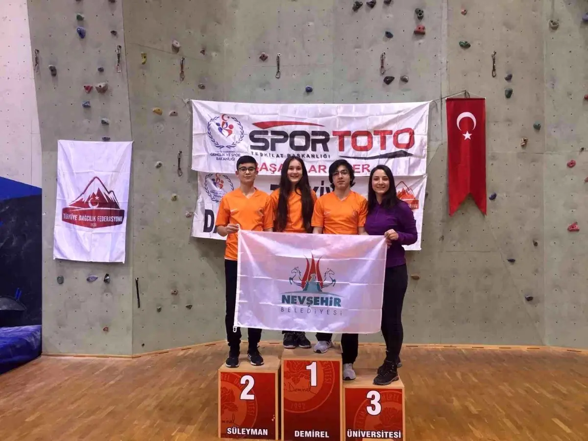 Genç Sporcu Mustafa Sacit Sümer Türkiye 2.si