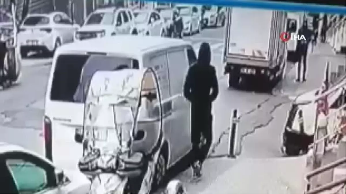 Son dakika haberi... Kadın kuaförüne silahlı saldırı kamerada