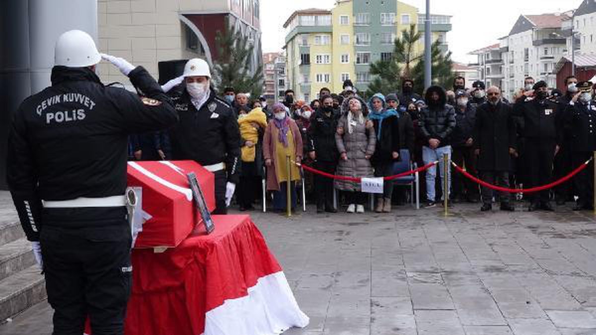 Son dakika... KALP KRİZİNDEN HAYATINI KAYBEDEN ÇEVİK KUVVET POLİSİ İÇİN TÖREN