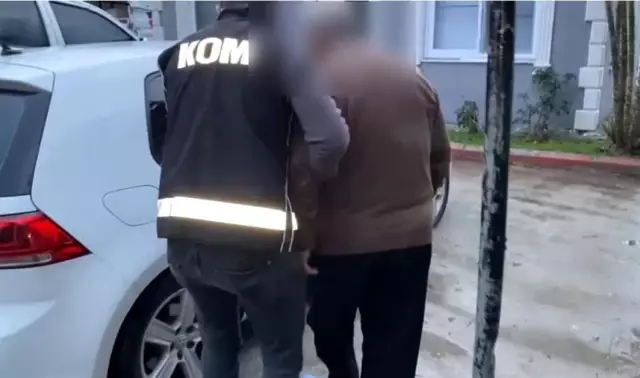 Mersin'de balina kusmuğu ele geçirildi! Değeri 10 milyon TL Mersin'de balina kusmuğu ele geçirildi! Değeri 10 milyon TL