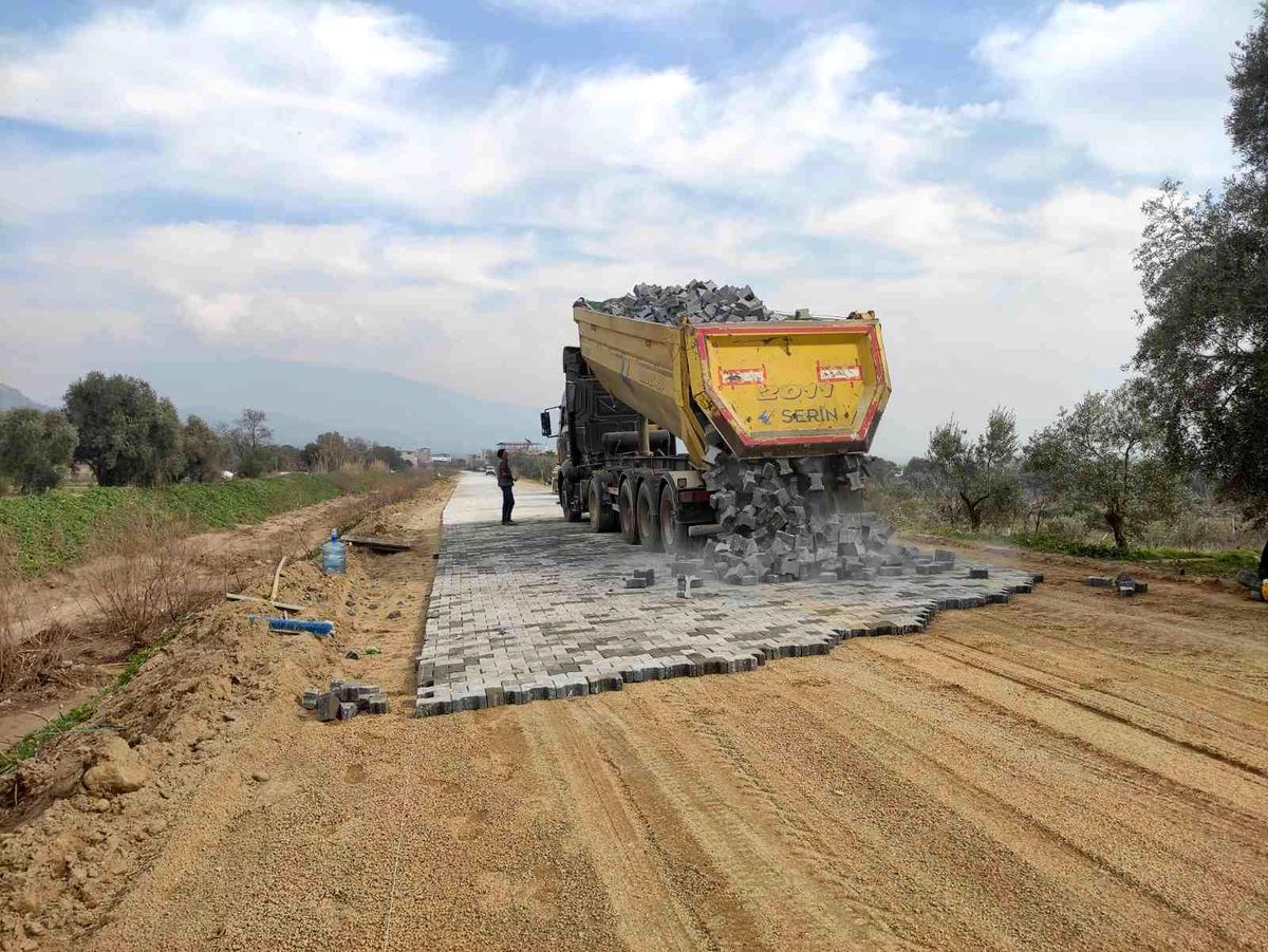 Nazilli\'de bağlantı yolu çalışmaları devam ediyor