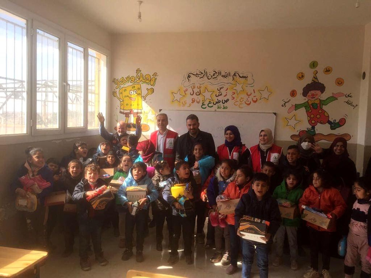 Pursaklar Belediye Başkanı Çetin insani yardım malzemelerini Tel Abyad\'a ulaştırdı