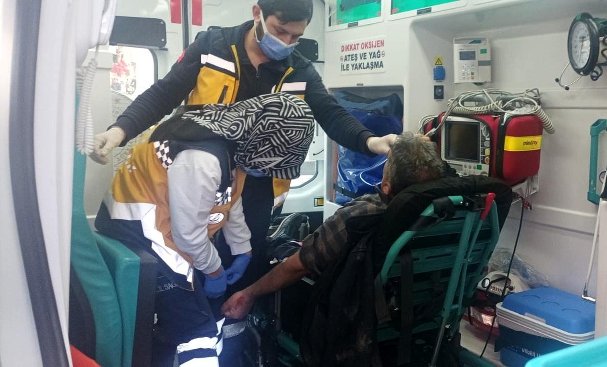 Sokak ortasında sopalı saldırıya uğradı: 1 yaralı