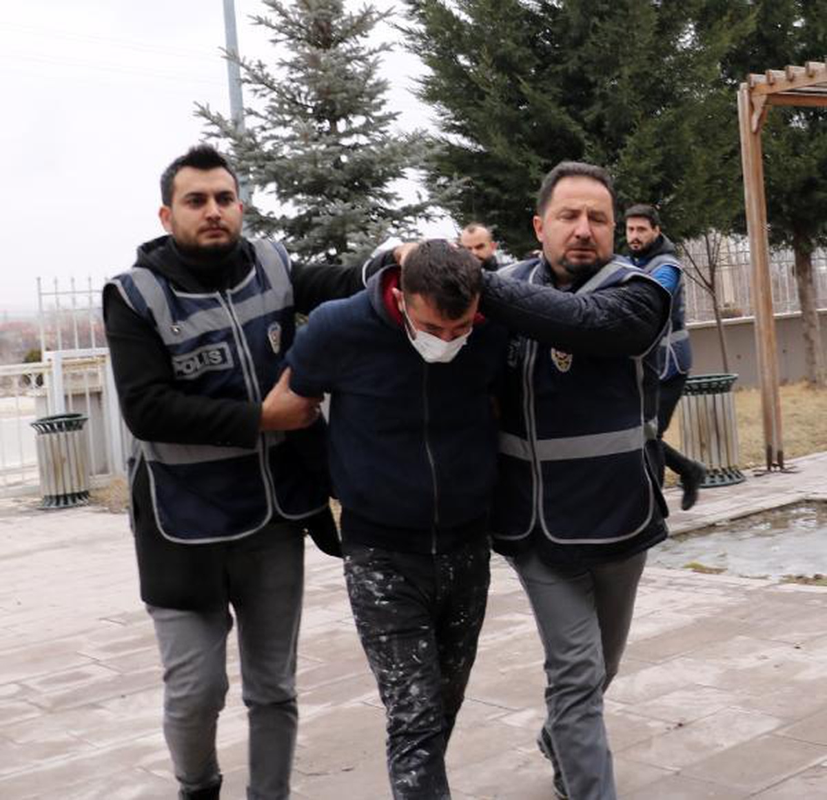 Su isteme bahanesiyle eve girip, 15 bin lira için öldürmüş