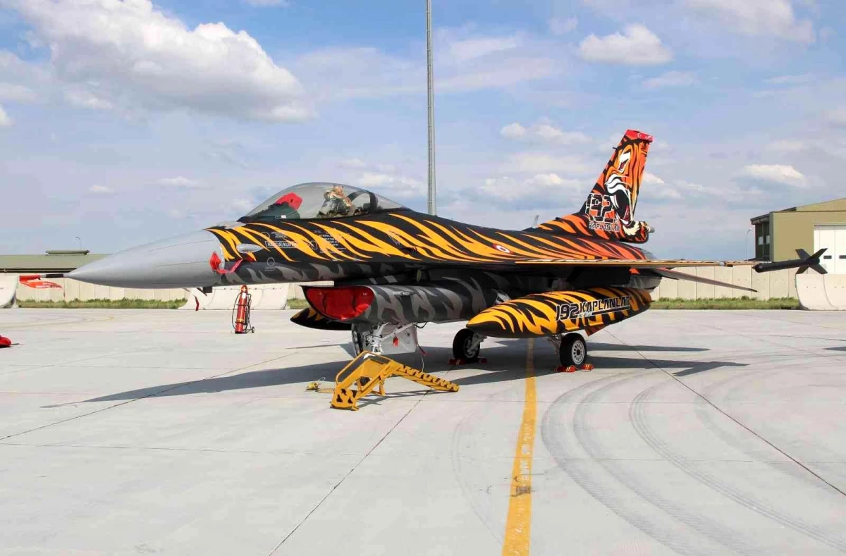 Türk F-16\'ları Yunanistan\'a gidiyor