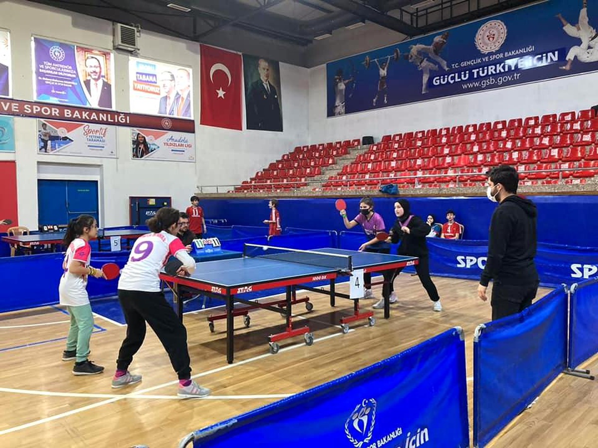 Yıldızlar masa tenisi müsabakaları sona erdi