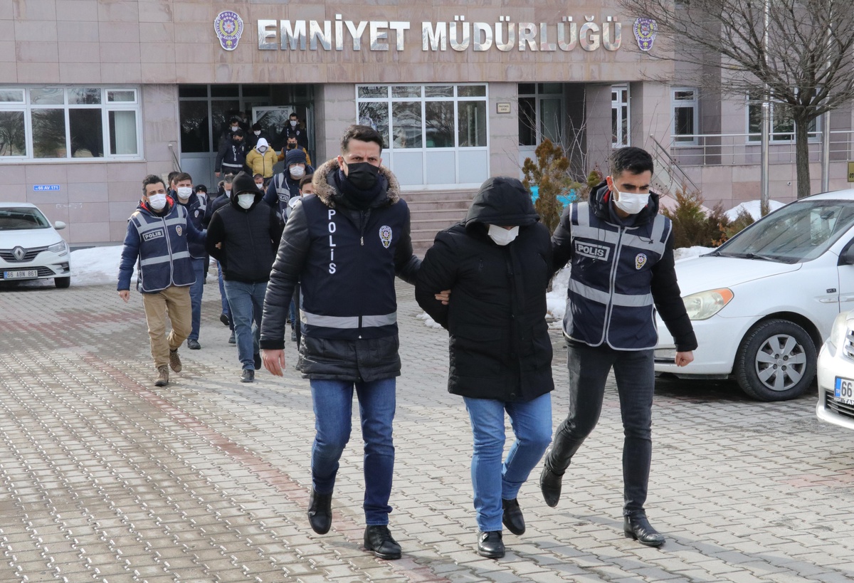 Son dakika haber... "Görevi Kötüye Kullanma ve Rüşvet" operasyonunda 7 tutuklu