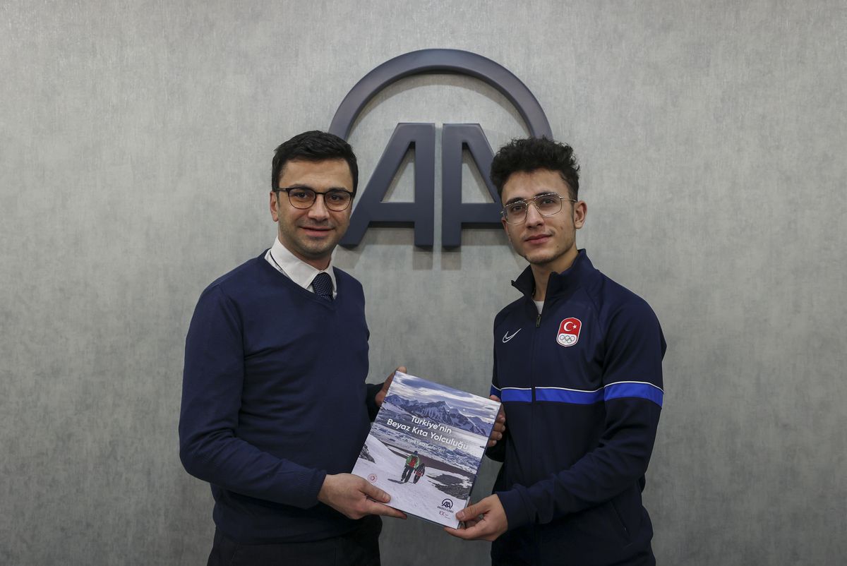AA Genel Müdür Yardımcısı Peru, olimpiyat 6\'ncısı Furkan Akar\'ı kabul etti
