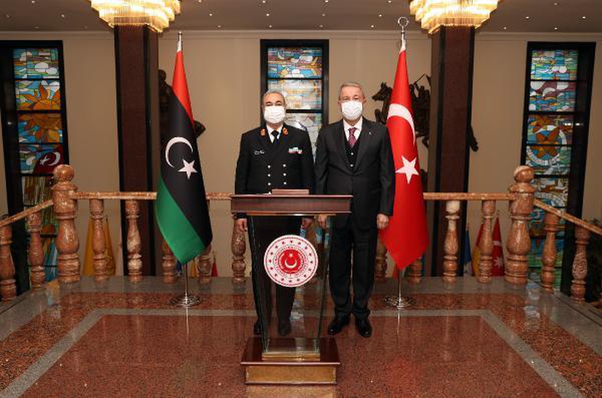 Bakan Akar, Libya Deniz Kuvvetleri Komutanı Tümamiral El Buni\'yi kabul etti