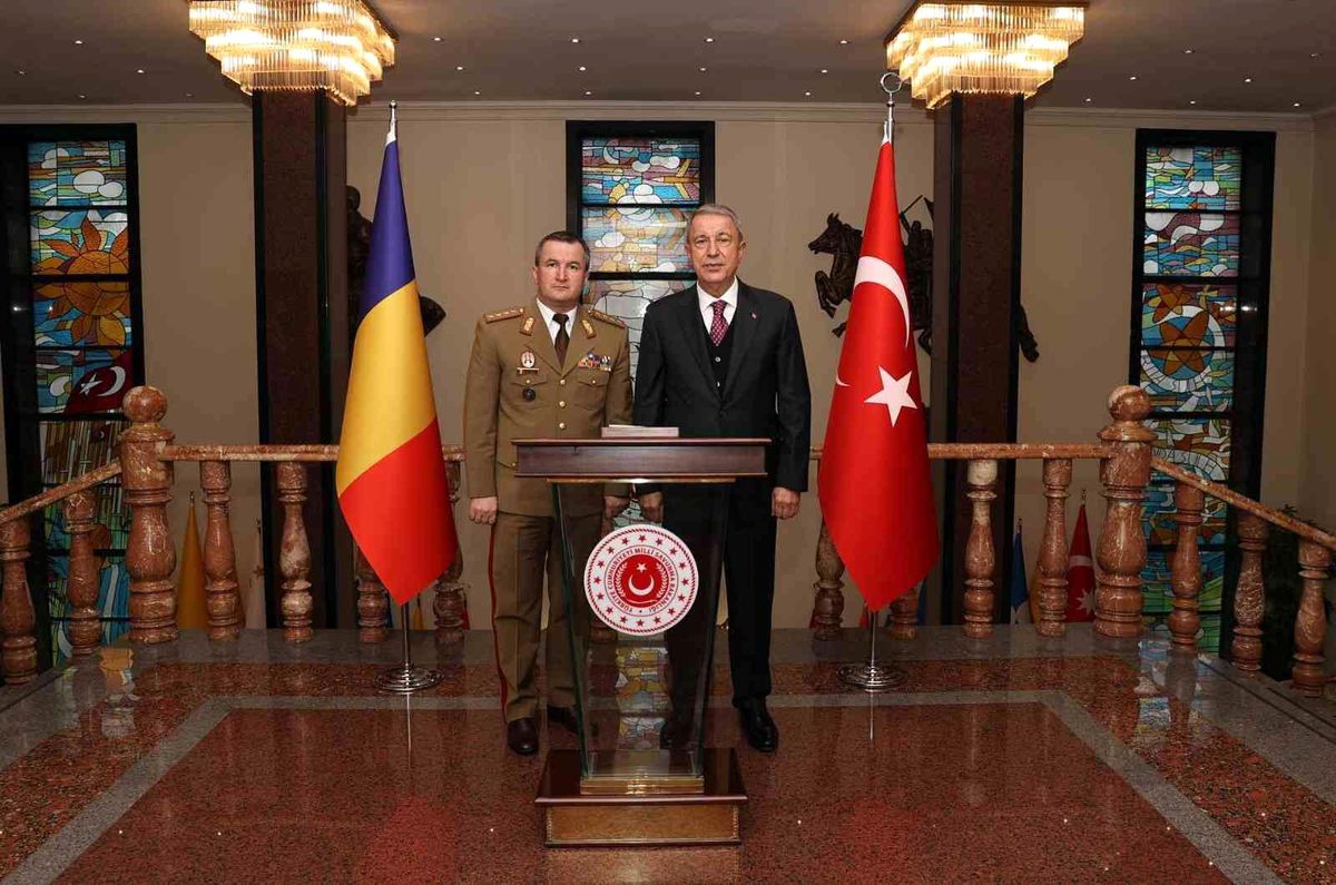 Son dakika haber | Bakan Akar, Romanya Genelkurmay Başkanı Petrescu\'yu kabul etti