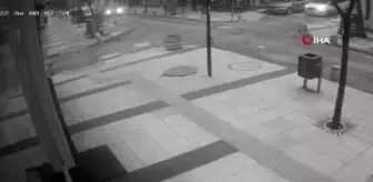 Son dakika 3. sayfa: Bandırma'da iki aracın çarpıştığı kazanın görüntüleri ortaya çıktı