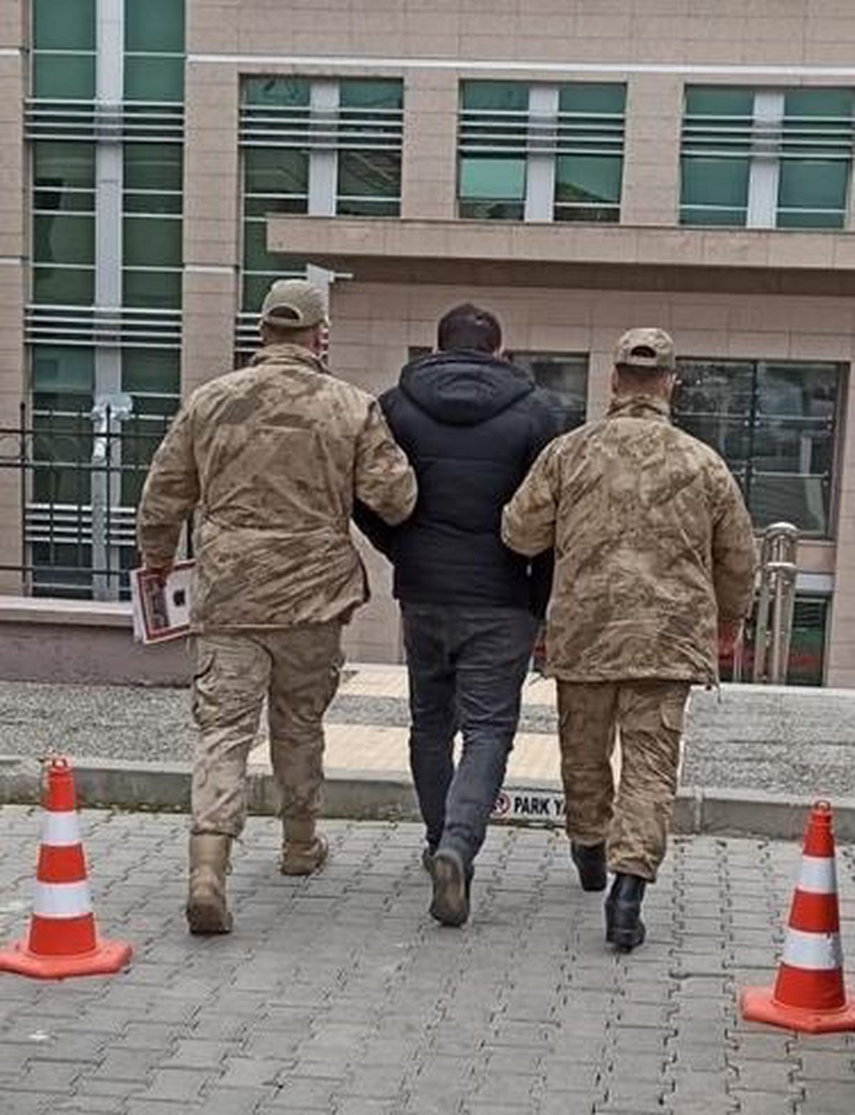 Batman\'da çeşitli suçlardan aranan 5 zanlı tutuklandı