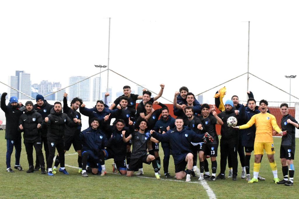 BB Erzurumspor U19 takımı şampiyonluğa koşuyor