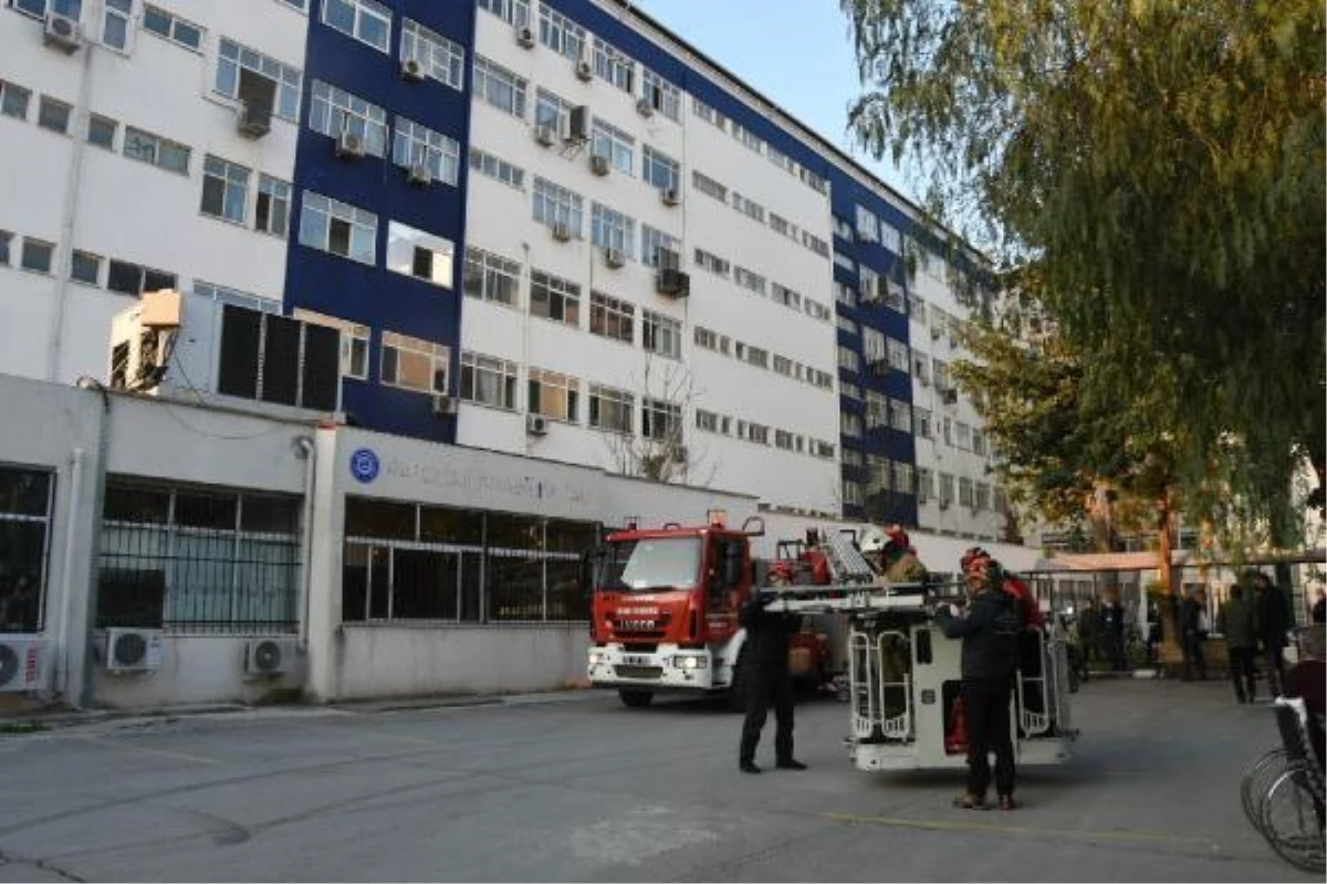 Ege Üniversitesi Hastanesi\'nde çıkan yangında hastalar tahliye edildi