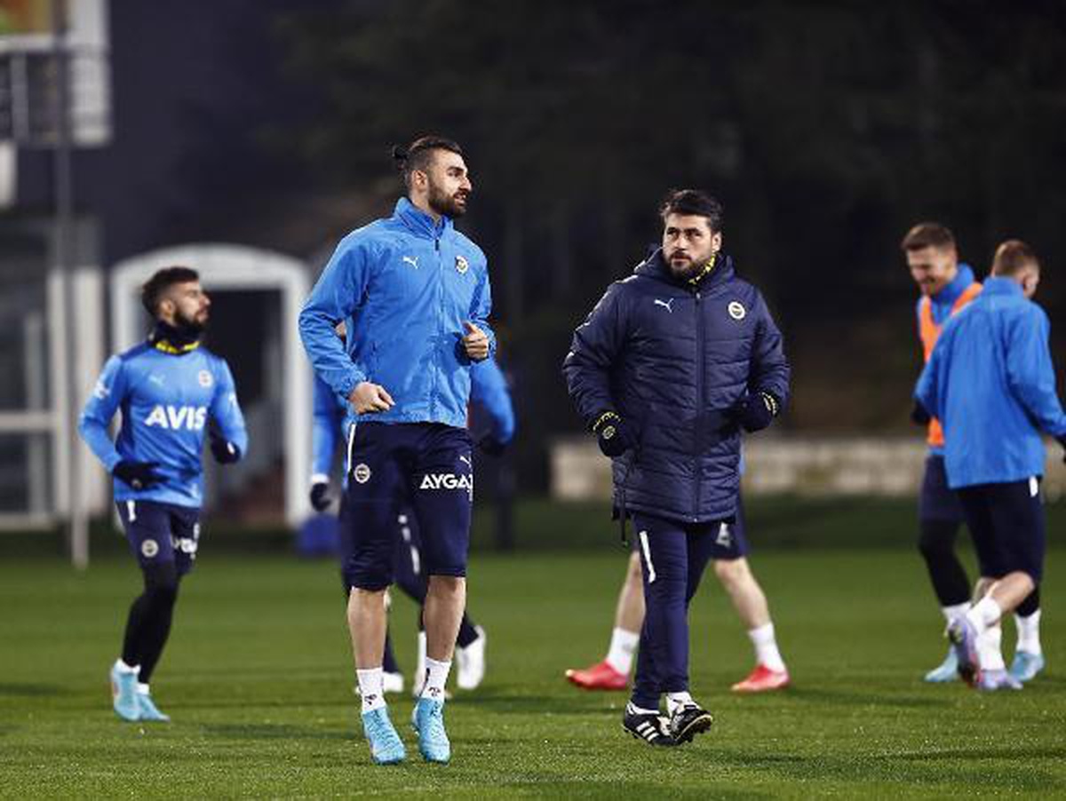 Fenerbahçe\'de Serdar Dursun takımla çalıştı