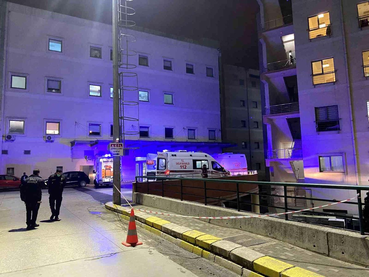 Hastane bahçesinde husumetlisini yaralayan şüpheli yakalandı