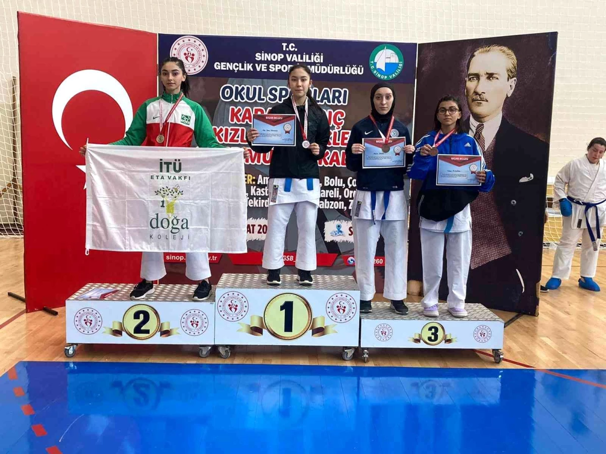 İhlas Koleji öğrencisi Sena Türkmen\'den karatede birincilik