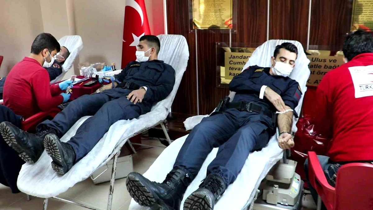 Jandarmadan kan bağışı desteği
