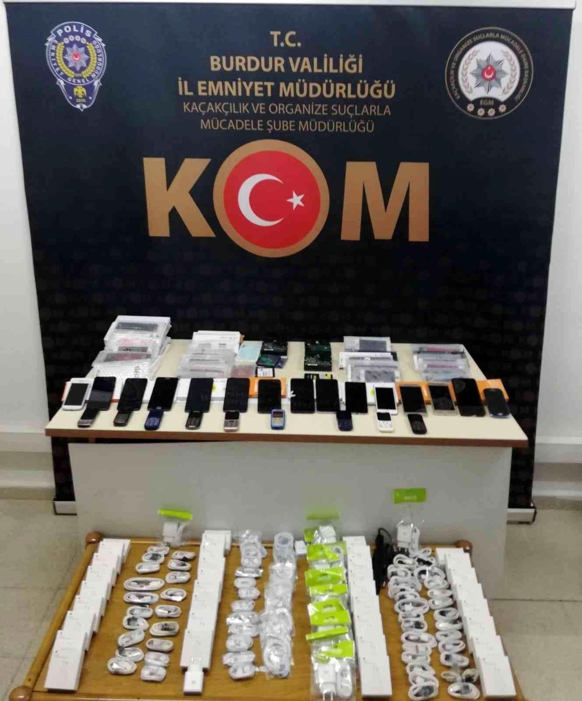 Son dakika haber | Kaçak cep telefonu satan ve imei klonlayan 6 işyerine operasyon düzenlendi