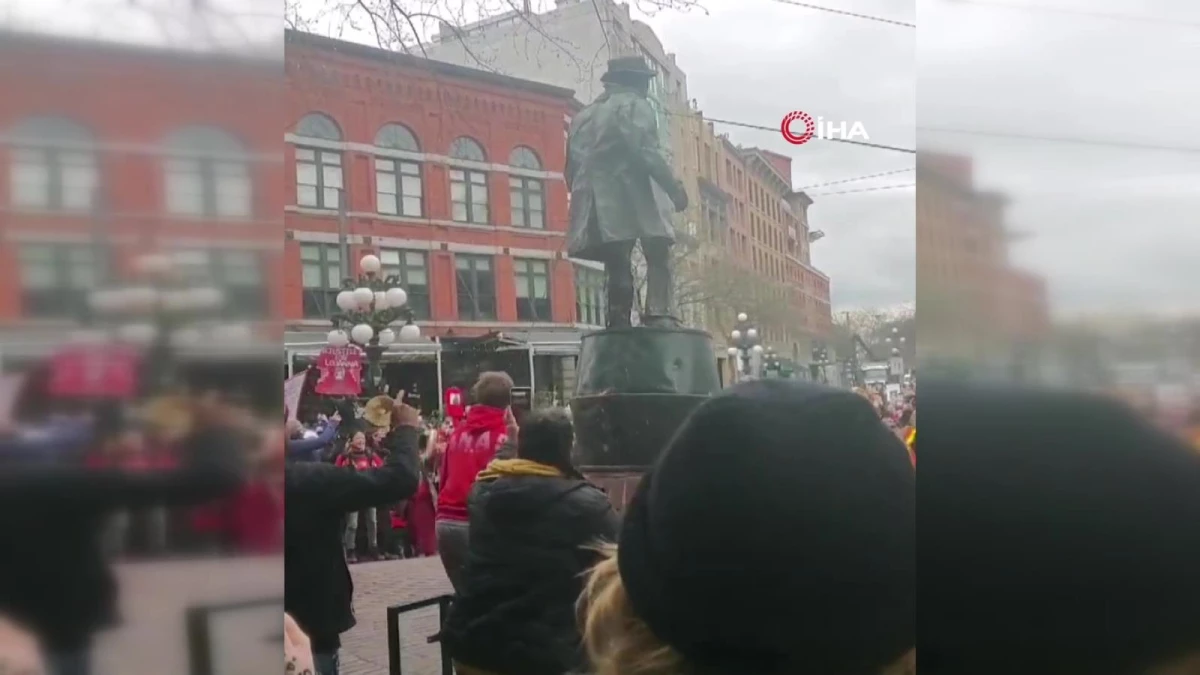 Kanada\'da ayrımcılığın sembolü Gassy Jack heykeli yıkıldı