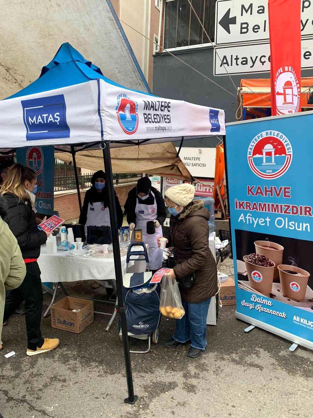 Maltepe\'de alışveriş arası kahve molası