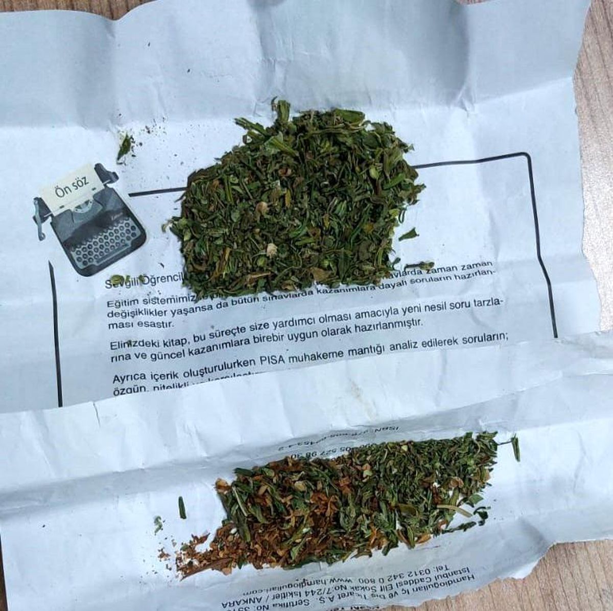 Polis şüphelendiği şahsın üstünde esrar ele geçirdi