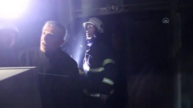 Ünye'de ev yangınında 2 kişi dumandan etkilendi