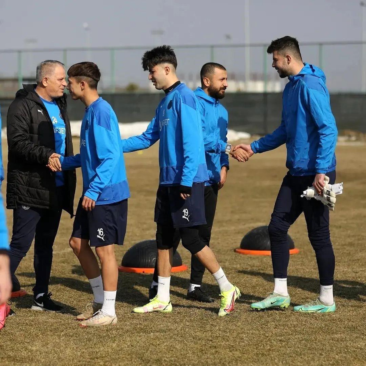 Afyonspor, Bahaddin Güneş liderliğinde ilk antrenmanına çıktı