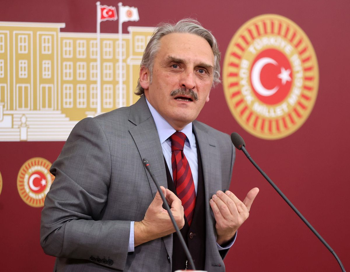 AK Parti\'li Çamlı, Kılıçdaroğlu ile aynı parlamentoyu paylaşmaktan utandığını söyledi