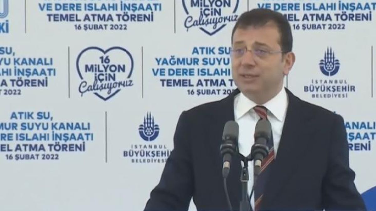 İmamoğlu'ndan jest! Ayakta kalan kadına kendi koltuğunu verdi