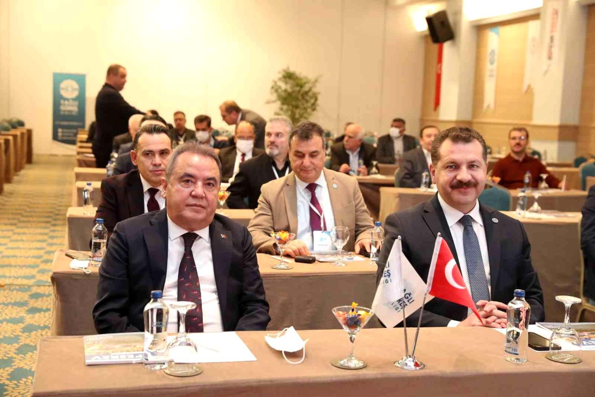 Başkan Böcek: "Ata sporunun başkenti Antalya"