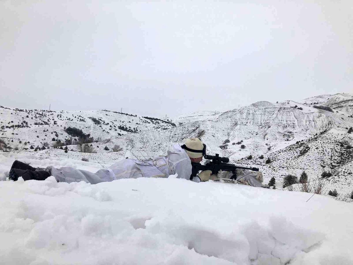 Dağlar karlı onlar kararlı