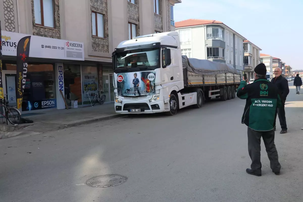 Erzincan\'da toplanan gıda, giysi ve tıbbi malzemeler Suriye\'ye gönderildi