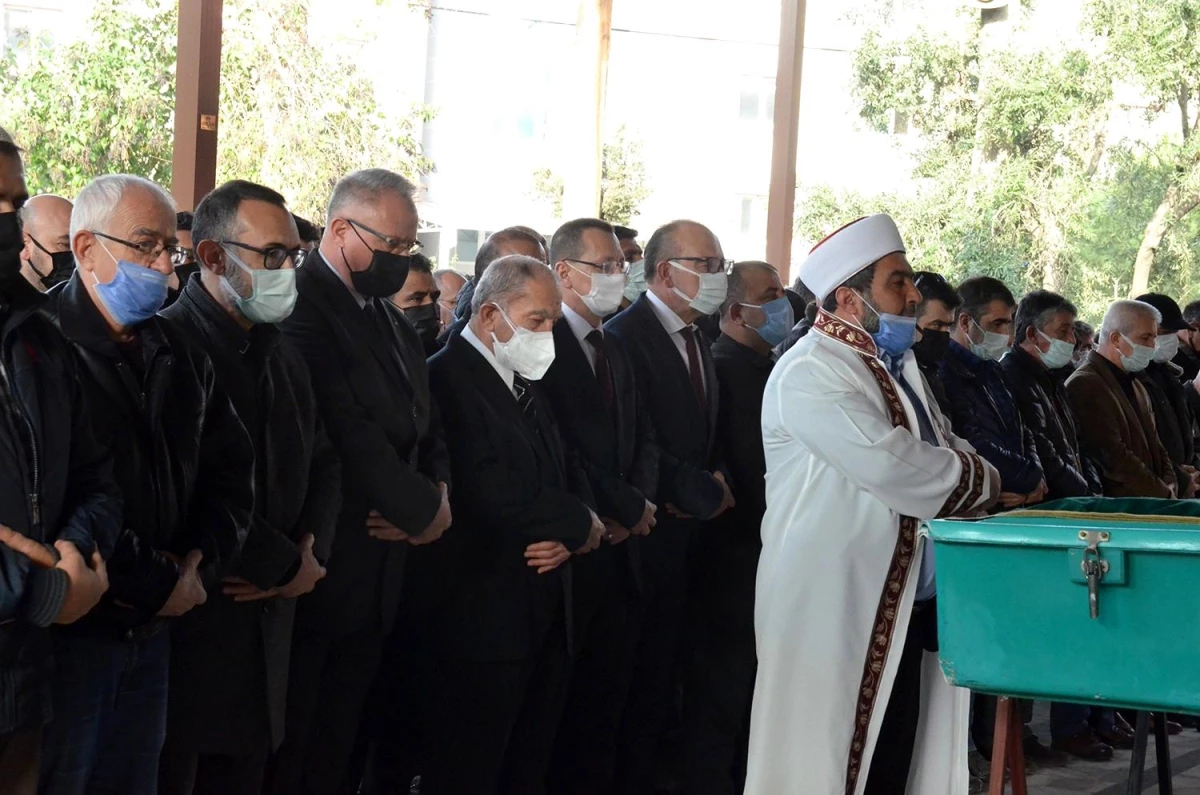 Son dakika haberleri | Eski Genelkurmay Başkanı Hilmi Özkök kardeşinin cenazesine katıldı