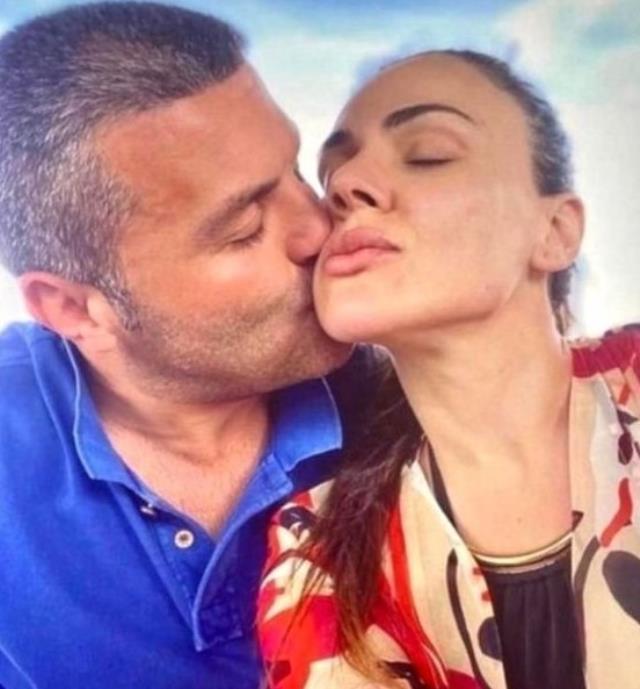 'Habeş maymunlarına değer vermeyin' paylaşımıyla Emir Sarıgül'e gönderme yaptığı söylenen Buket Aydın'dan beklenen açıklama geldi