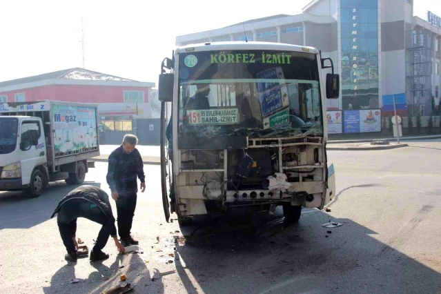 Halk otobüsü ile tehlikeli madde taşıyan tanker çarpıştı: 2 yaralı