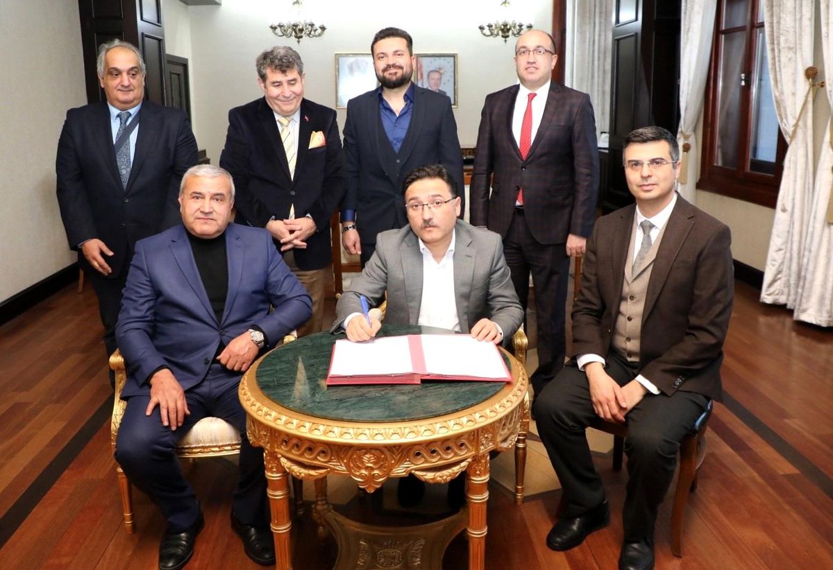 Hayırsever iş adamı Sandıklı\'ya Aile Sağlı Merkezi yaptıracak
