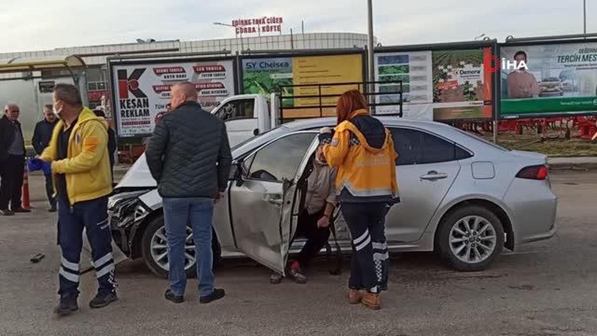 Kadın sürücü önce bariyerlere sonra başka bir araca çarptı