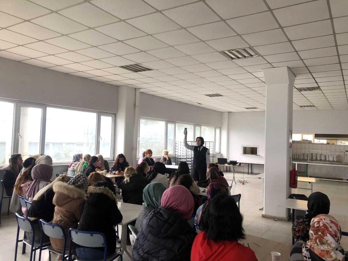 Kadınlara KADES anlatıldı