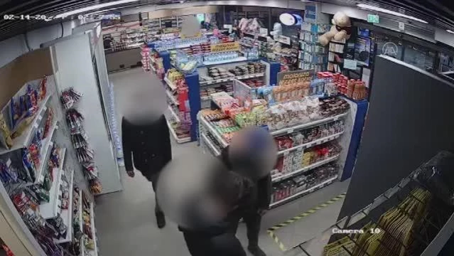 Marketten hırsızlık yapan 4 kişi yakalandı