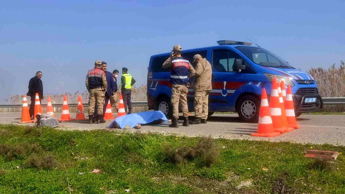 Otomobilin çarptığı motosiklet sürücüsü hayatını kaybetti