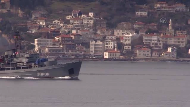 Son dakika haberleri! Rus askeri gemisi Çanakkale Boğazı'ndan geçti