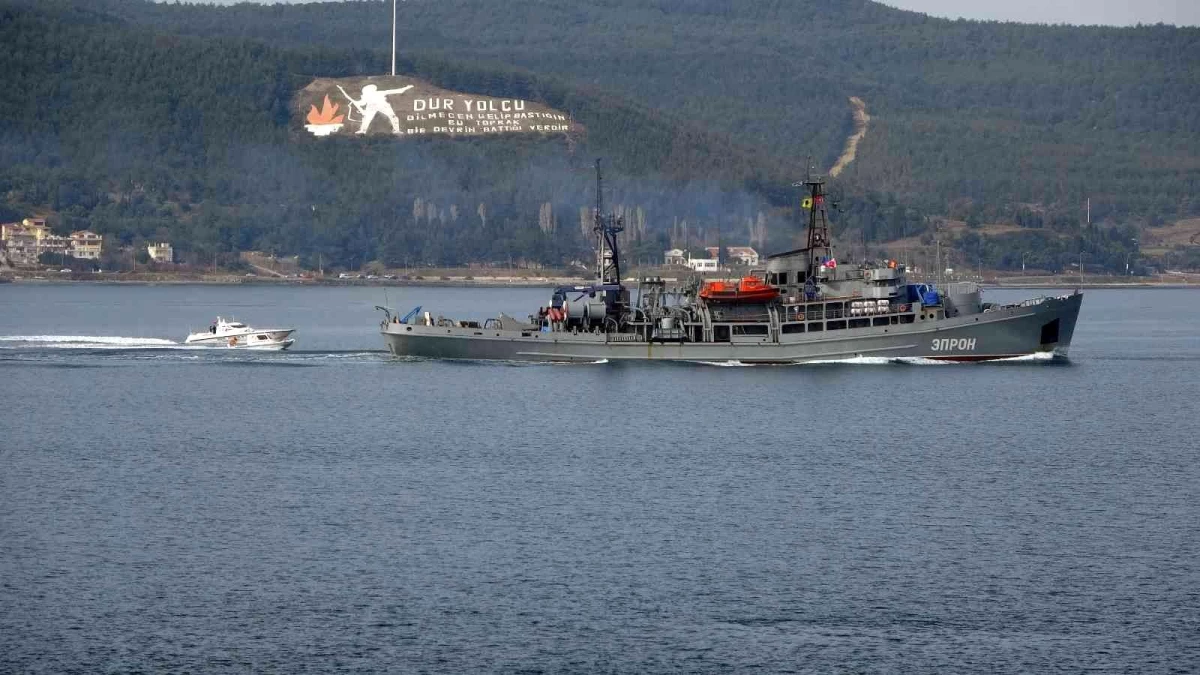 Son Dakika | Rus askeri kurtarma gemisi \'Epron\' Çanakkale Boğazı\'ndan geçti