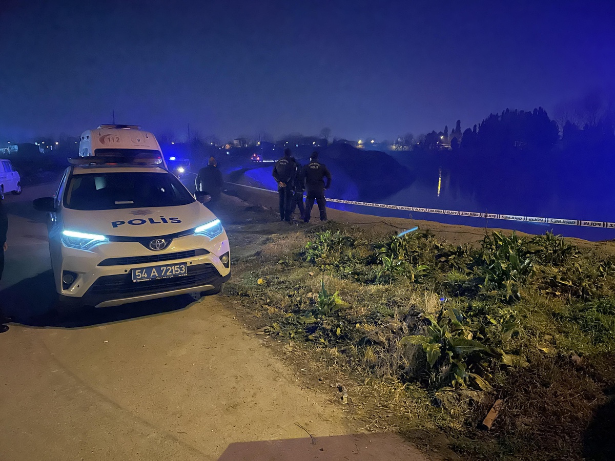 Sakarya Nehri\'ne atlayarak kaybolan kişi aranıyor