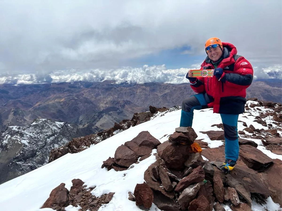 Türk doktor, Güney Amerika\'nın en yüksek dağında zirveye ulaştı