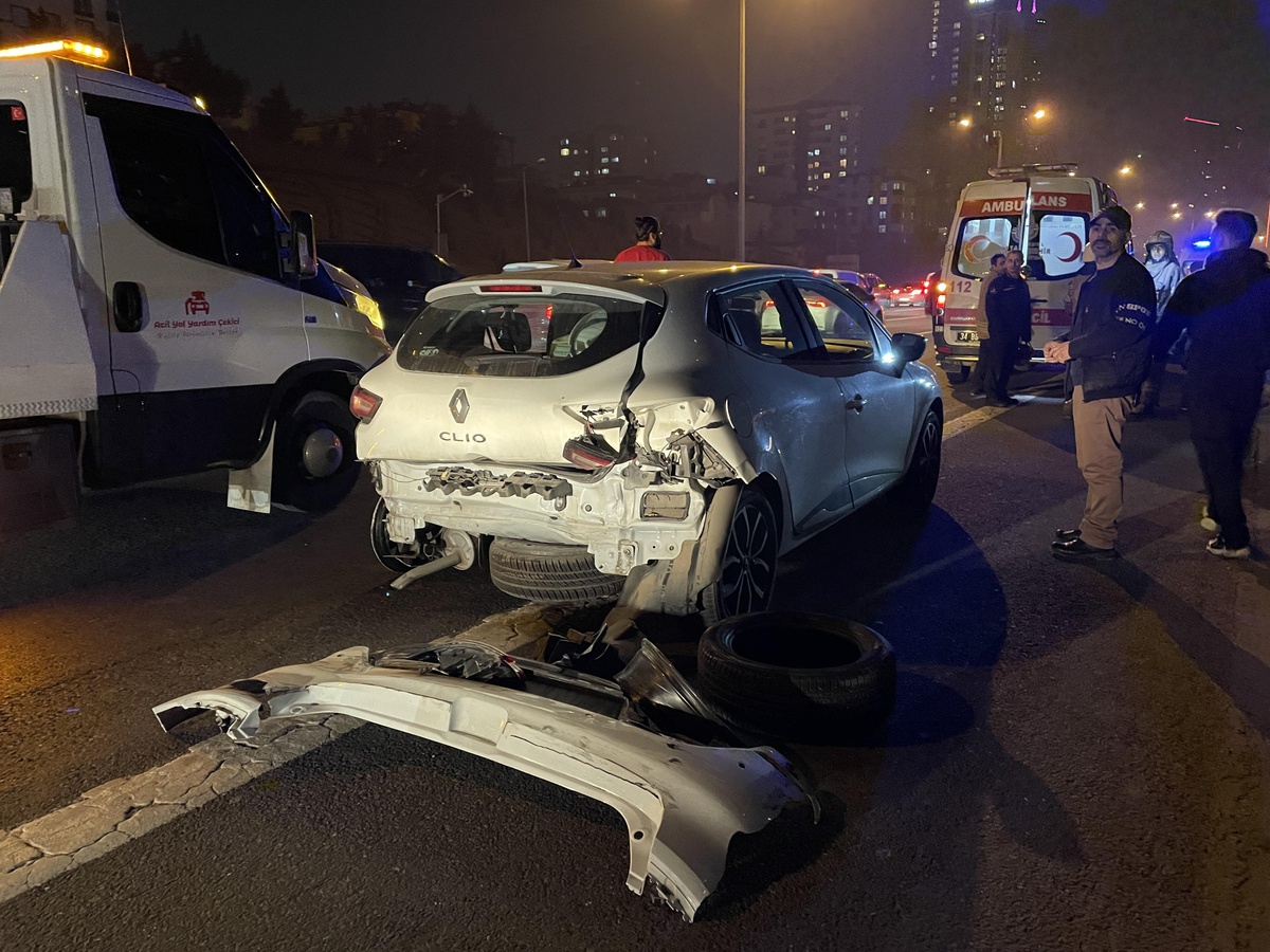 Ümraniye\'deki zincirleme trafik kazasında bir kişi yaralandı